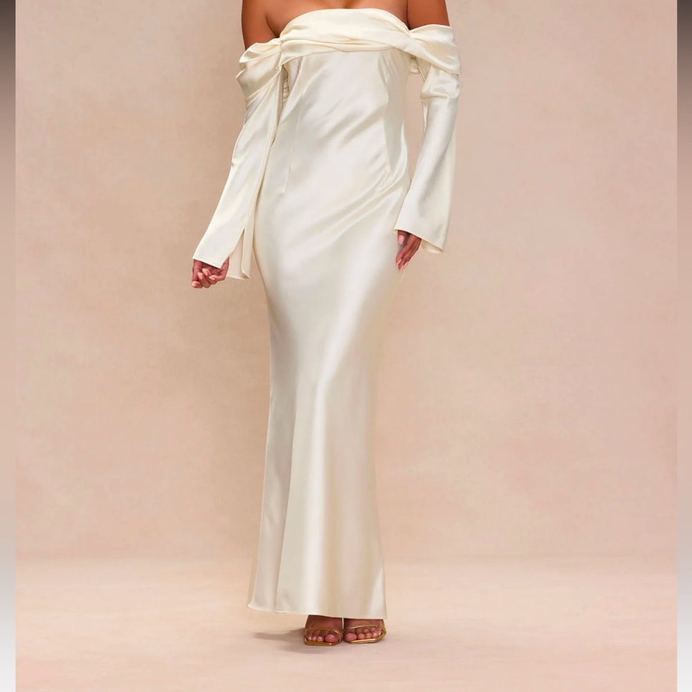 NWT Off the Shoulder Long Sleeve Silk Saten Dress